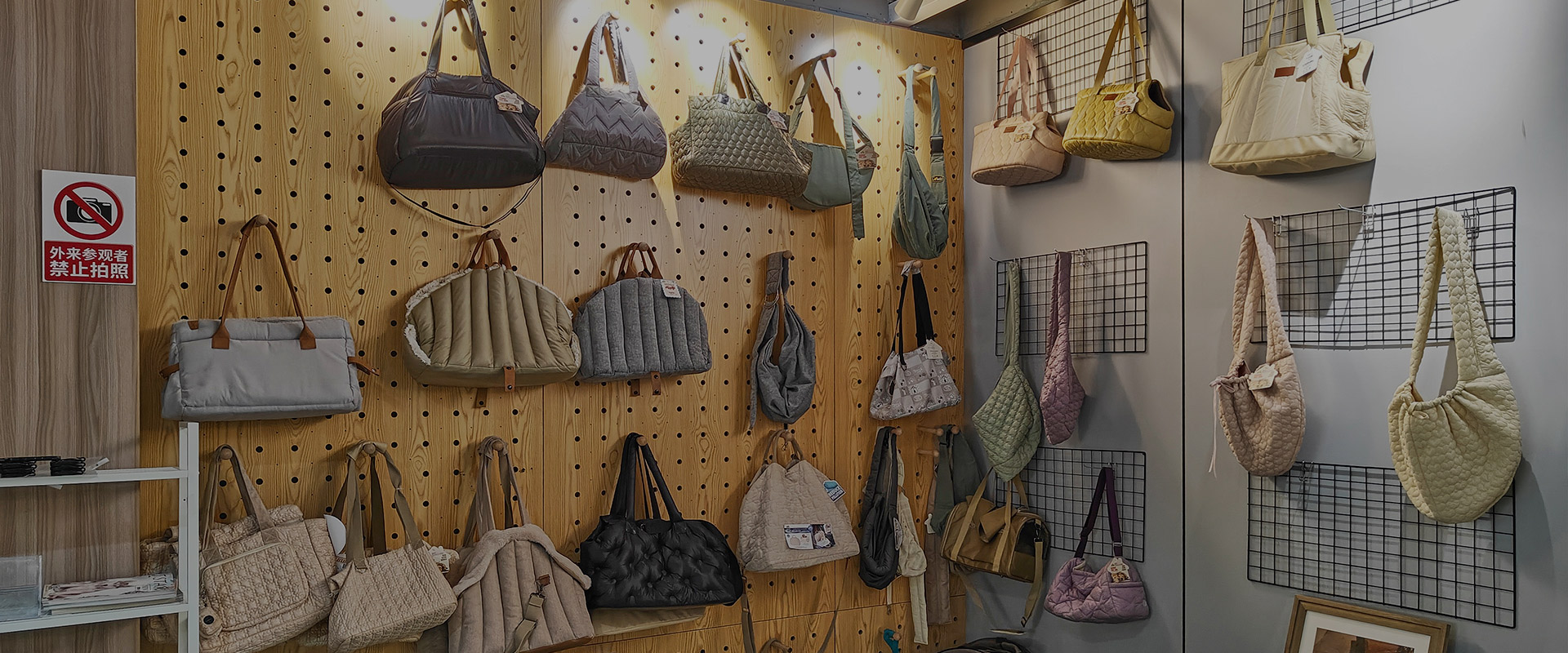 Удобная и милая лежанка для кошек в форме гриба