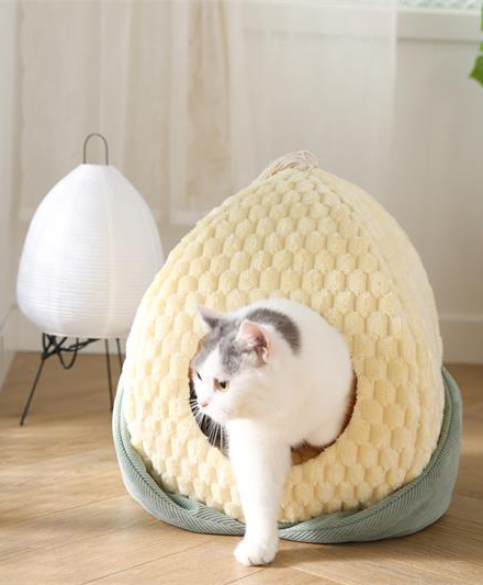Милая кровать для кошки в форме кукурузы