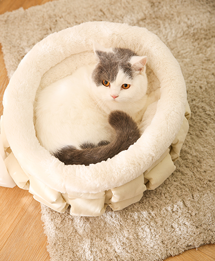 Съёмная подушка лежанка для кошек в стиле Michelin