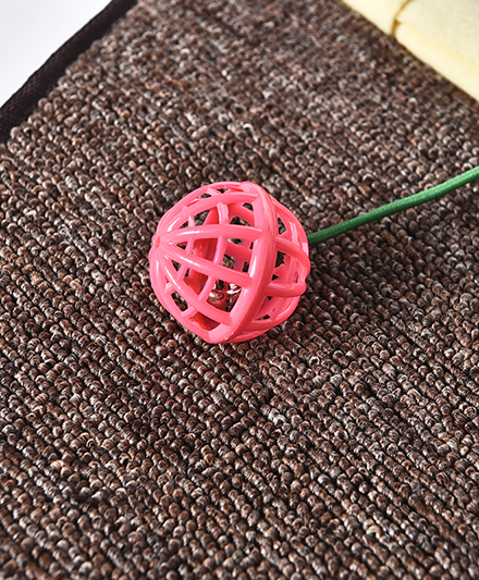 Игрушка для кошек в форме мороженого с функцией поиска лакомств