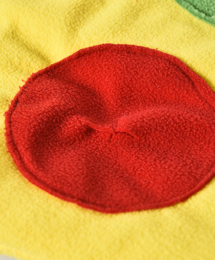 Игрушка для кошек в форме пиццы с подвижным плюшевым ковриком