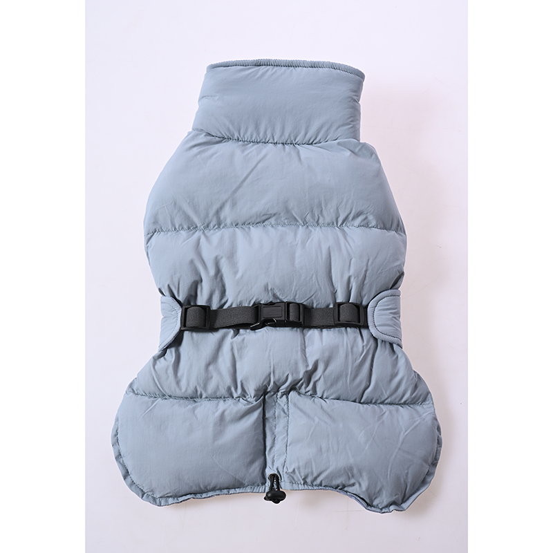 Уютная и пушистая куртка для собак для зимних прогулок на улице