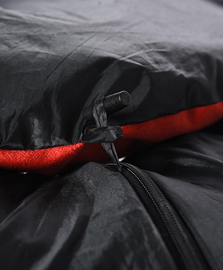 Многофункциональная лежанка-туннель для кошек с интерактивными входами и подвесными мячиками