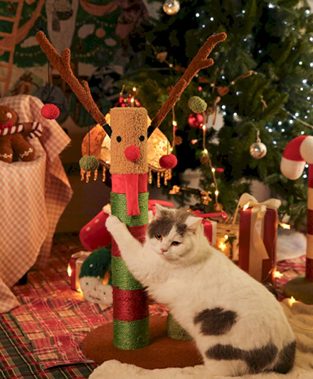 Декоративная рождественская кошачья лестница в виде оленя с когтеточкой и подвесными игрушечными шариками